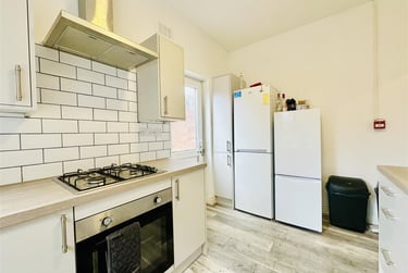 5 bed house, Woodborough Road, Carrington, Nottingham, NG34JT - Image 3